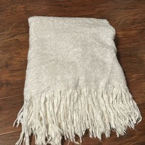 Calvin Klein home Decorative Throw